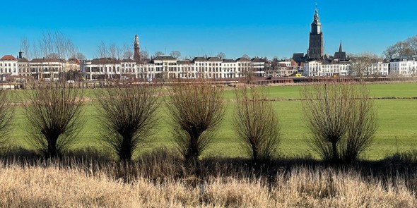 Zutphen vanaf de overkant van de IJssel © Ernst Koningsveld.jpg