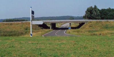 Barrière_Rheden_A348_afslag_naar_N785_en_LC034_tussen_Velperwaard_en_Veluwe.jog