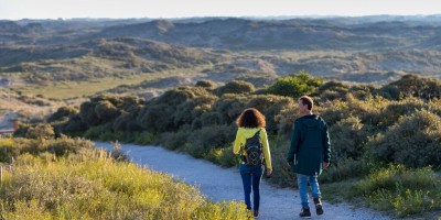 Medium-Duinwandelen Stel 008.jpg