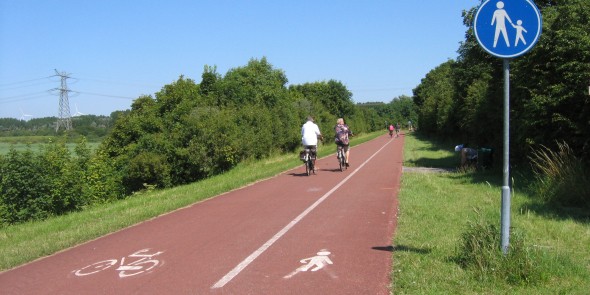 Fiets- en wandelpad (boulevard) bij Oostvoorne