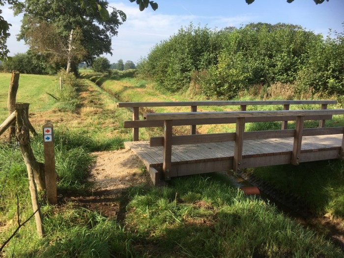 apeldoorn te voet nieuwe markeringen aanbrengen bruggetjes