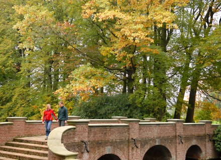 Wandelaars op landgoed De Essenburgh © Ad Snelderwaard