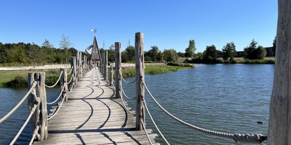 Vlonderbrug in Crescent Park © Ernst Koningsveld.jpg