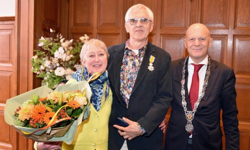 Koninklijk onderscheiding voor Wandelnet-vrijwilliger Jan Rijnsburger Ridder.jpg