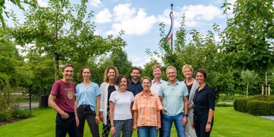 Teamfoto_min_header.jpg