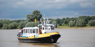 veerpont uiterwaarde.JPG