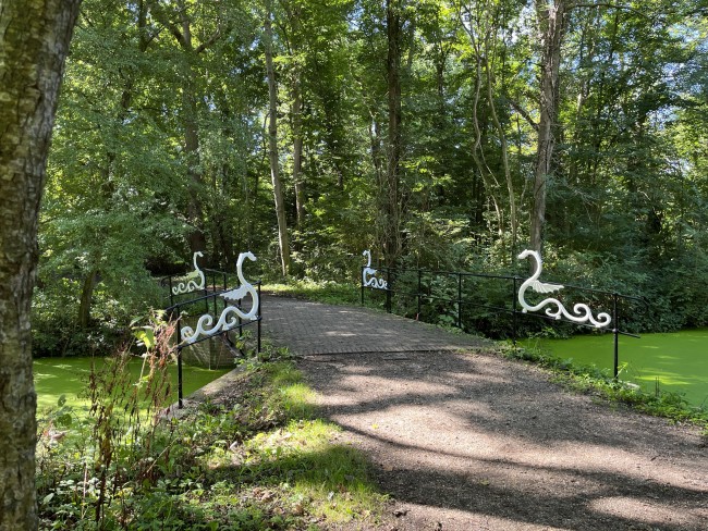 Drakenbrug in landgoed Rhijngeest © Ernst Koningsveld