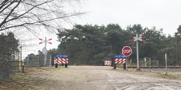 onbewaakte spoorwegovergang.jpeg