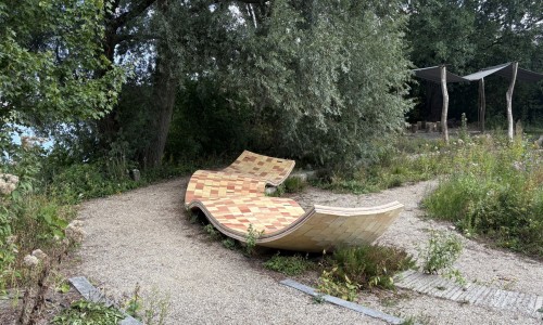 Bank op schiereiland Utopia bij Almere © Ernst Koningsveld.jpg