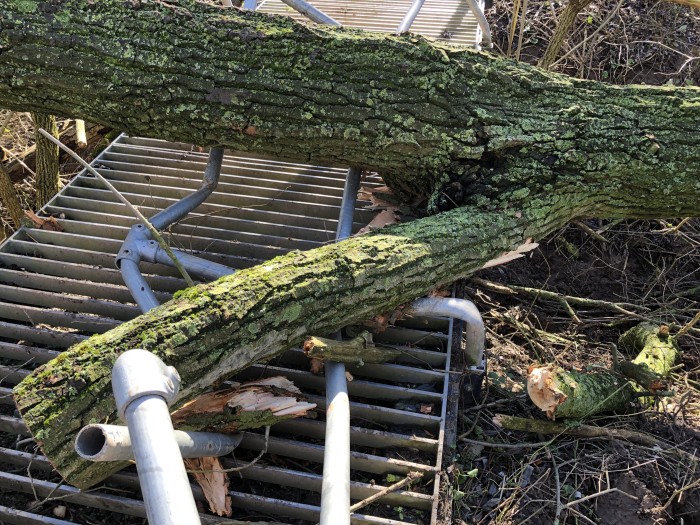 brugje weg stormschade