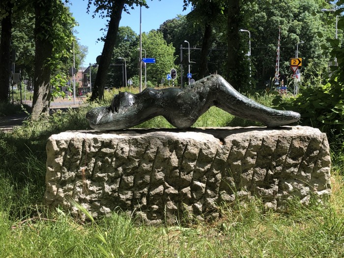 liggende vrouw maliebaan Utrecht