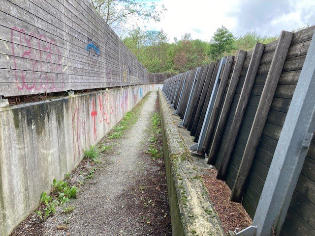 wandelgoot naast ecoduct Kruisberg