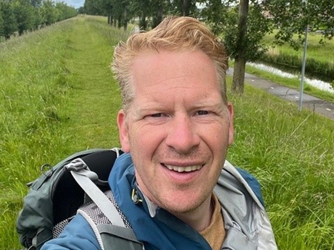 Selfie op het Waterliniepad op de Liniewal bij Fort Zuidwijkermeer, bij Beverwijk © Peter Kuipers Mu