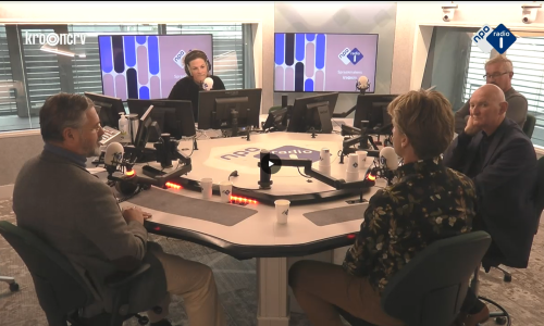 Frank Hart te gast in radioshow.PNG