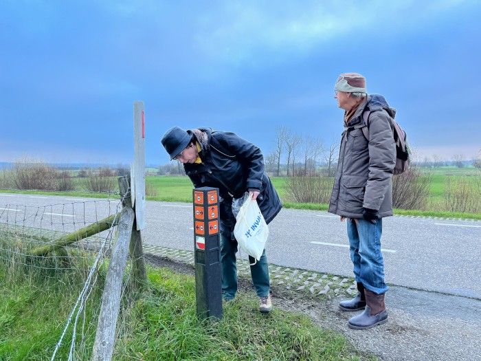 Wil poetst een markeringsplaatje © Ernst Koningsveld